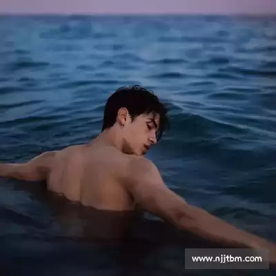 仲灵楚
